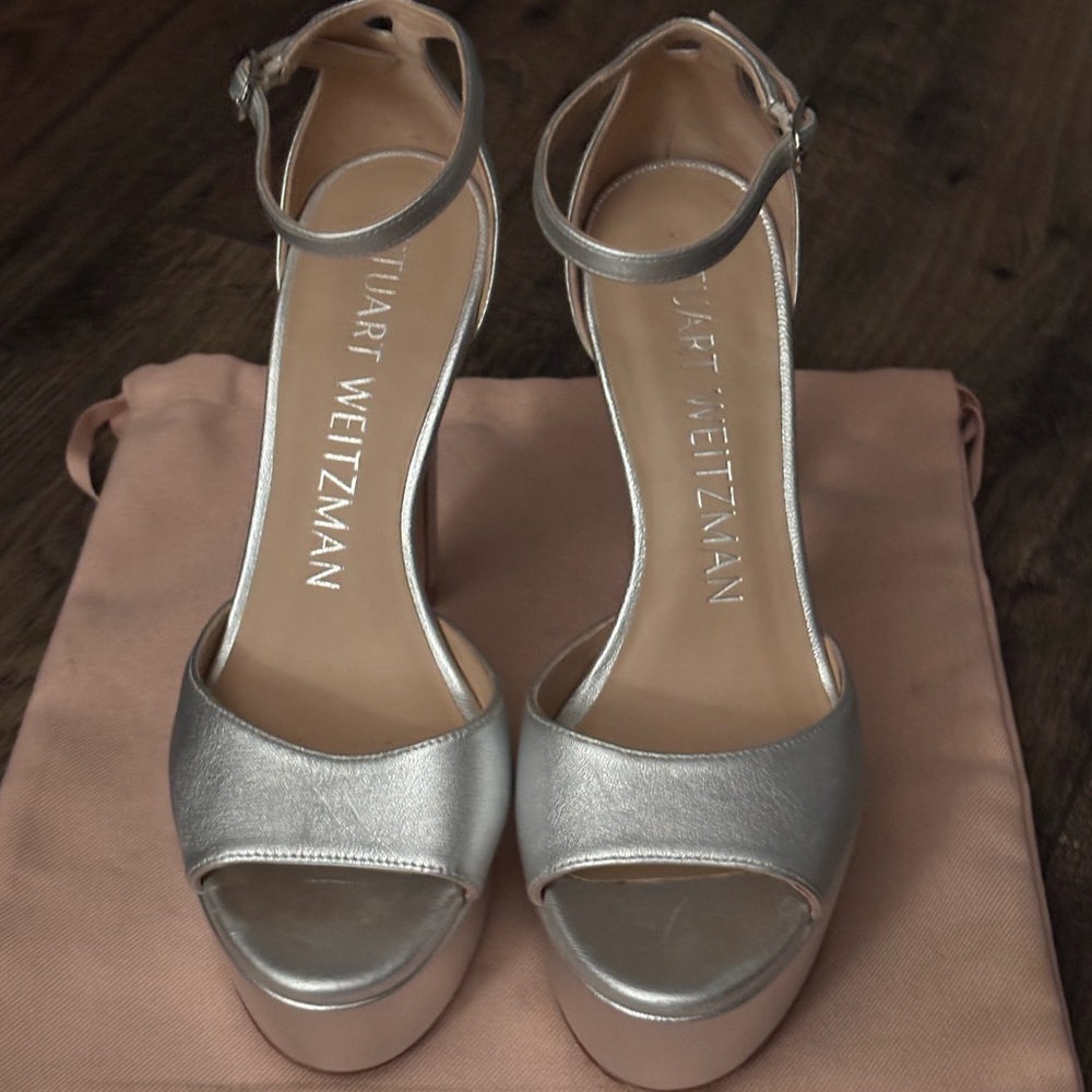 Stuart Weitzman (FLOOR MODEL-Never worn) Silver Disco Platform Heels - SZ 6
